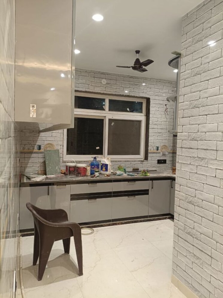 Kitchen, super-mig 3 Bedroom 250 Sq.Mt. Builder Floor In Sector 105 Noida 9852068