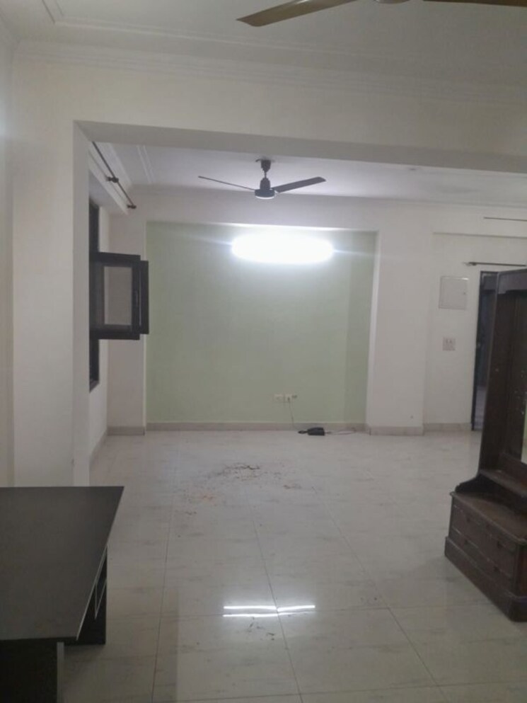 Room, shri-balajee-residency 2.5 Bedroom 1000 Sq.Ft. Apartment In Ahinsa Khand 2 Ghaziabad 9852234