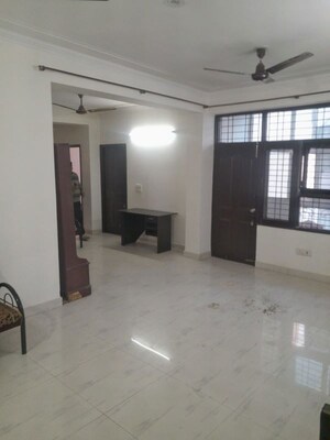 Room in 2.5 BHK Apartment at Shri Balajee Residency, Ahinsa Khand 2 – for Rent