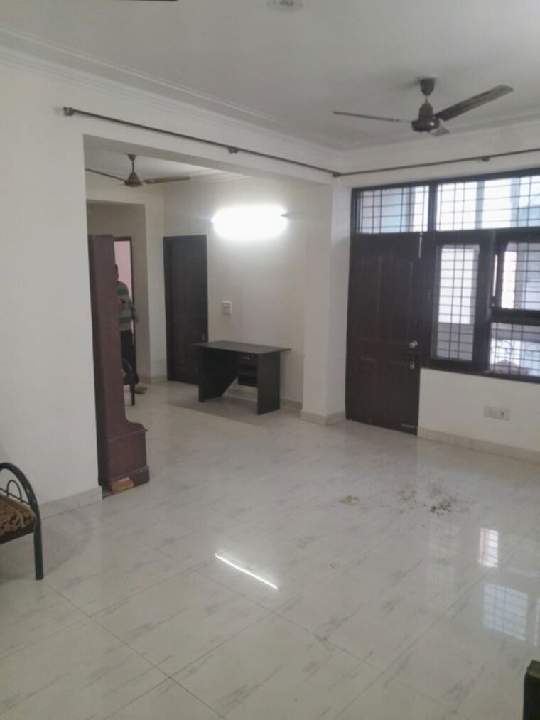 Room, shri-balajee-residency 2.5 Bedroom 1000 Sq.Ft. Apartment In Ahinsa Khand 2 Ghaziabad 9852234
