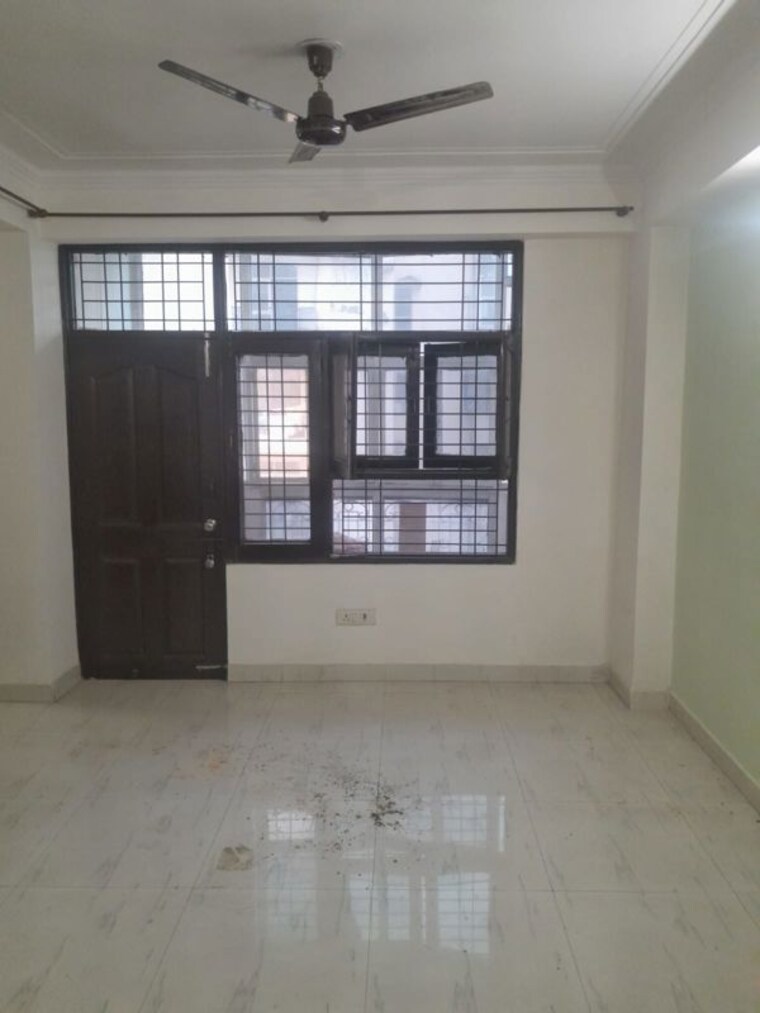 Room, shri-balajee-residency 2.5 Bedroom 1000 Sq.Ft. Apartment In Ahinsa Khand 2 Ghaziabad 9852234