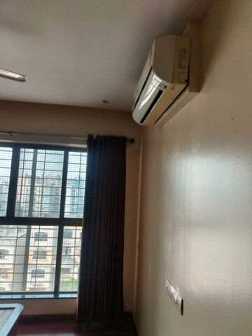 Room in 2 BHK Apartment at Lushlife Ovo, Undri – for Rent