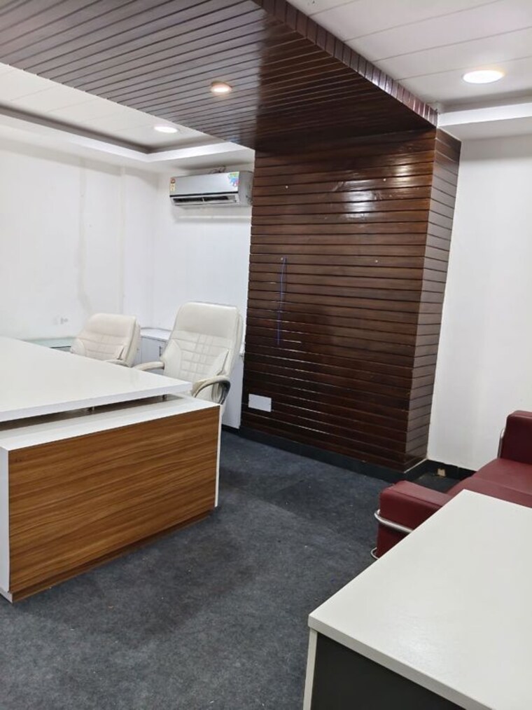 Team Area, sector 58 Commercial Office Space 2200 Sq.Ft. In Sector 58 Gurgaon 9852278