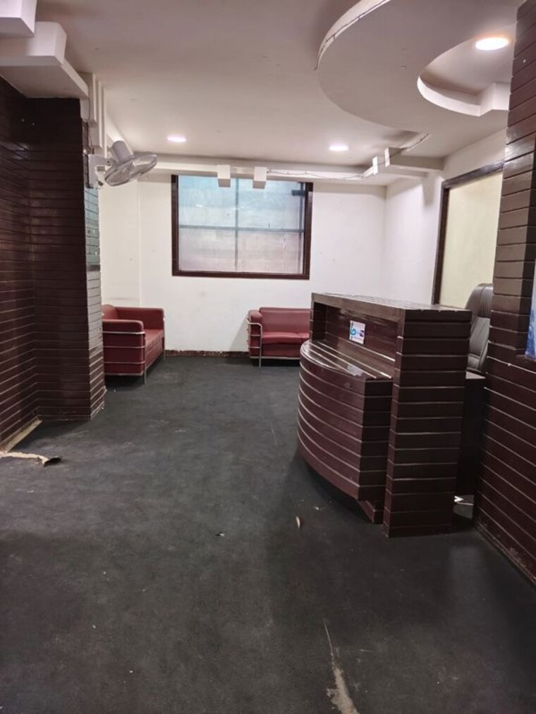  Parking, sector 58 Commercial Office Space 1270 Sq.Ft. In Sector 58 Gurgaon 9852296