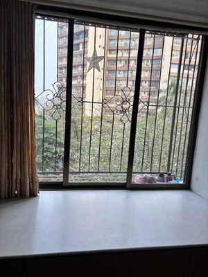 Room in 1 BHK Apartment at Bandra West – for Rent