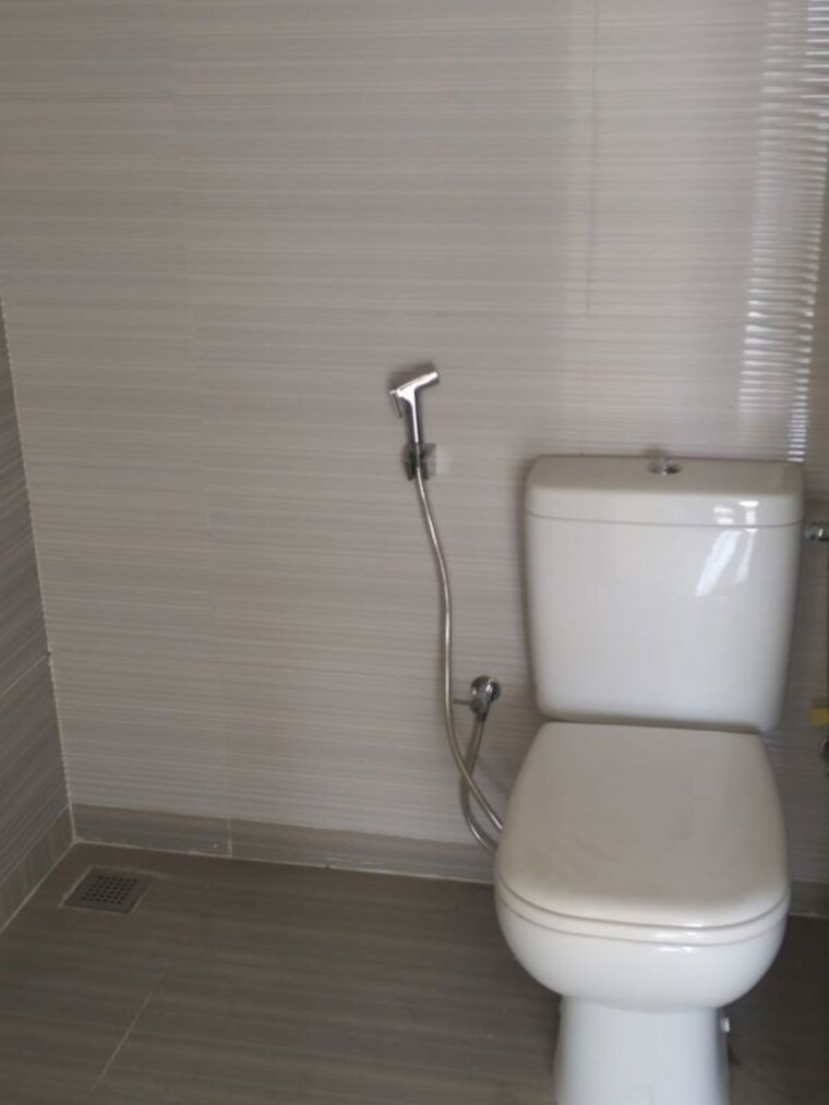 Bathroom, kumar-palmspring-towers 2 Bedroom 1100 Sq.Ft. Apartment In Undri Pune 9852414