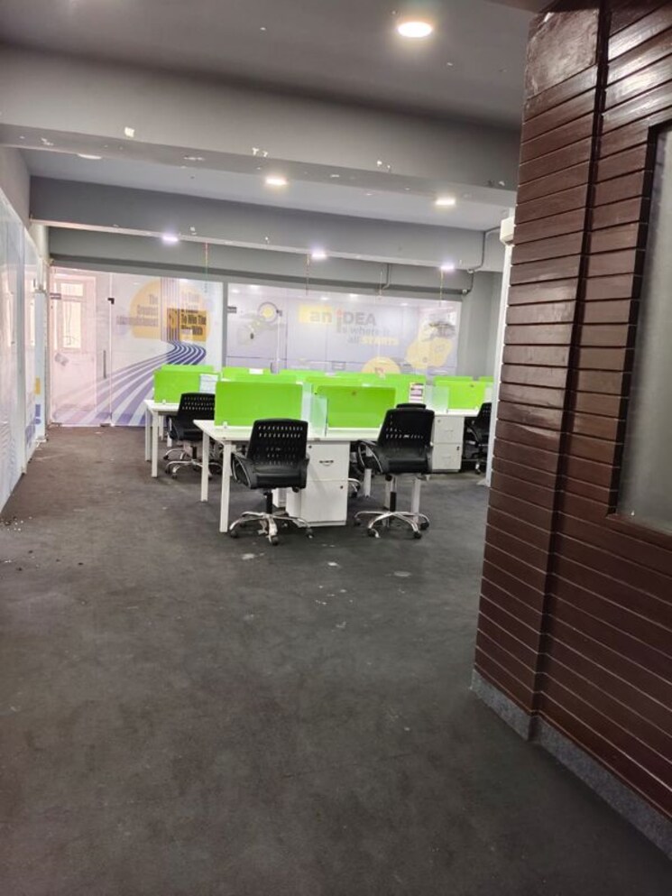  Parking, sector 58 Commercial Office Space 1800 Sq.Ft. In Sector 58 Gurgaon 9852418