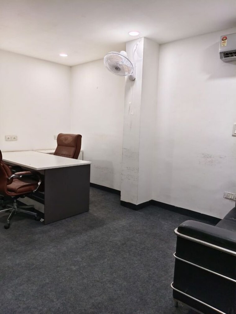 Team Area, sector 58 Commercial Office Space 2050 Sq.Ft. In Sector 58 Gurgaon 9852429