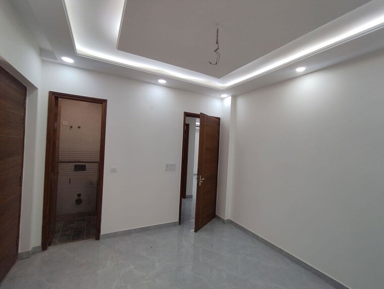 Room, anand vihar 3 Bedroom 1140 Sq.Ft. Builder Floor In Anand Vihar Delhi 9852444