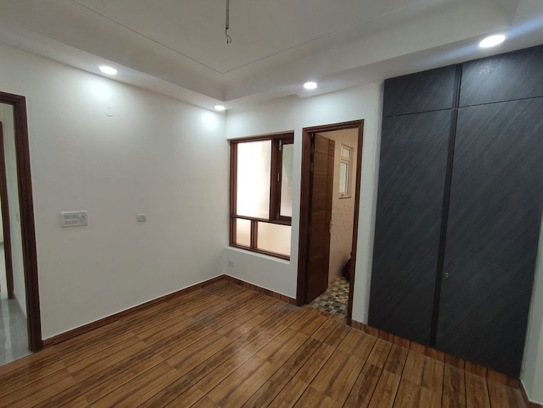 Room, anand vihar 3 Bedroom 1240 Sq.Ft. Builder Floor In Anand Vihar Delhi 9852448
