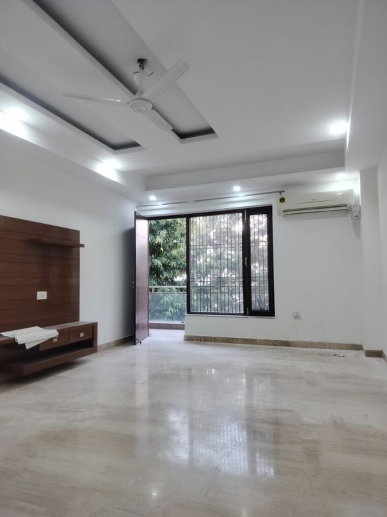 Room, vasant kunj 4 Bedroom 2500 Sq.Ft. Builder Floor In Vasant Kunj Delhi 9852460