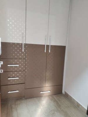 Furnished Amenities in 4 BHK Builder Floor at Vasant Kunj – for Rent