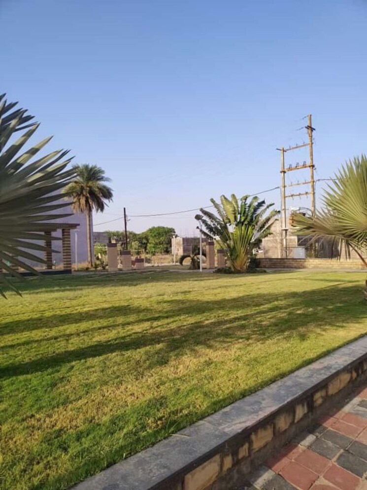 Garden, ujjain road  1000 Sq.Yd. Plot In Ujjain Road Indore 9852464