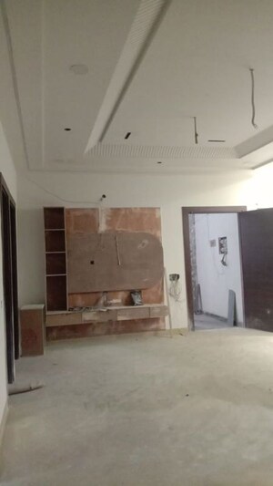 Bathroom in 4 BHK Builder Floor at Kavi Nagar Block E – for Sale