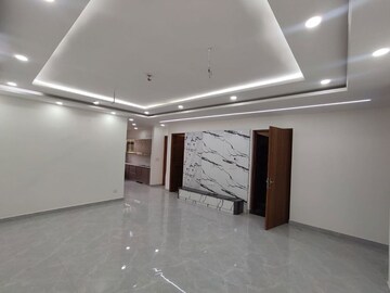 Room in 3 BHK Builder Floor at Anand Vihar – for Sale