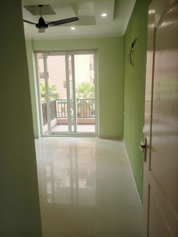 Room, ghazipur 3 Bedroom 1840 Sq.Ft. Apartment In Ghazipur Zirakpur 9850559