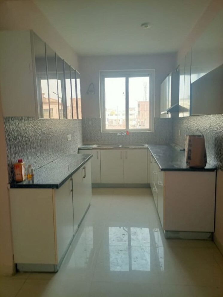 Kitchen, ghazipur 3 Bedroom 1840 Sq.Ft. Apartment In Ghazipur Zirakpur 9850559