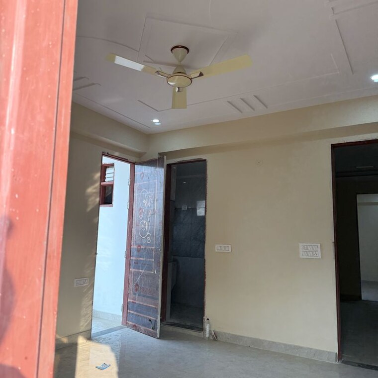 Room, ashok vihar phase iii 3 Bedroom 1100 Sq.Ft. Builder Floor In Ashok Vihar Phase Iii Gurgaon 9852604