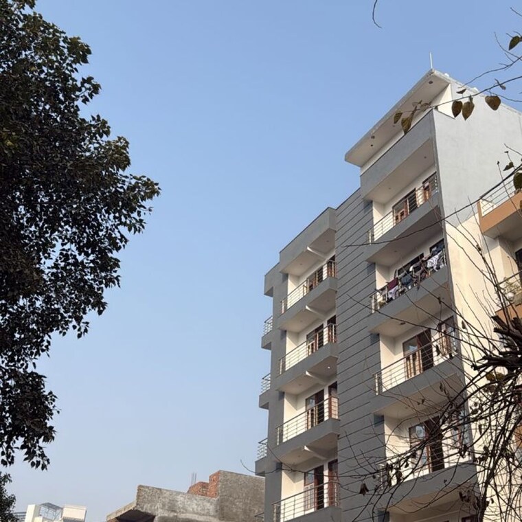Exterior View, ashok vihar phase iii 3 Bedroom 1100 Sq.Ft. Builder Floor In Ashok Vihar Phase Iii Gurgaon 9852604
