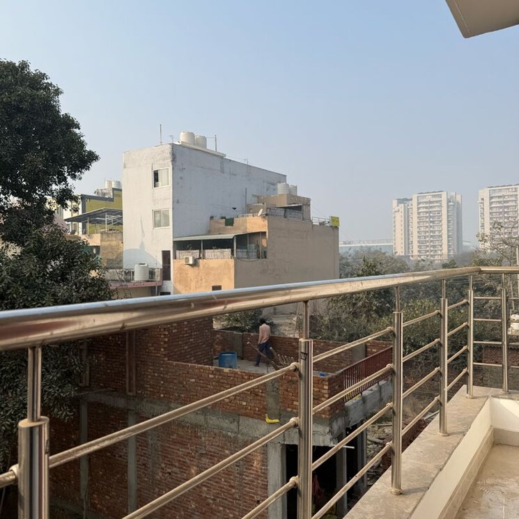 Balcony, ashok vihar phase iii 3 Bedroom 1100 Sq.Ft. Builder Floor In Ashok Vihar Phase Iii Gurgaon 9852604