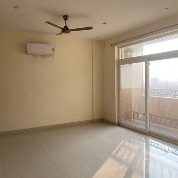 Room in 4 BHK Apartment at La Prisma, Nagla Road – for Rent