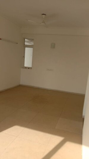 3 BHK Apartment For Rent in Jaypee Greens Pavilion Court, Sector 128