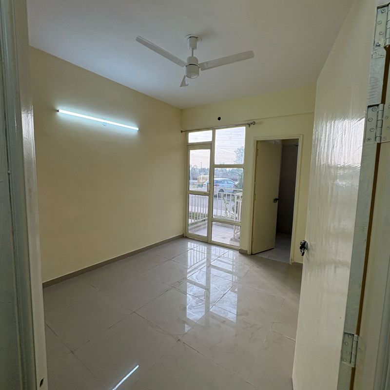 2.5 BHK 800 Sq.Ft. Apartment in Pyramid Altia