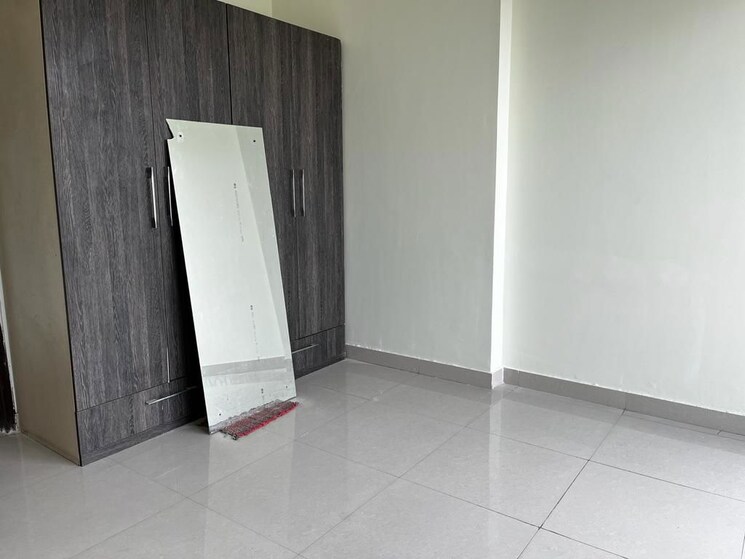 Room, mahagun-mirabella-highrise 3 Bedroom 1730 Sq.Ft. Apartment In Sector 79 Noida 9852652