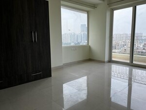 Room in 3 BHK Apartment at Mahagun Mirabella Highrise, Sector 79 – for Sale