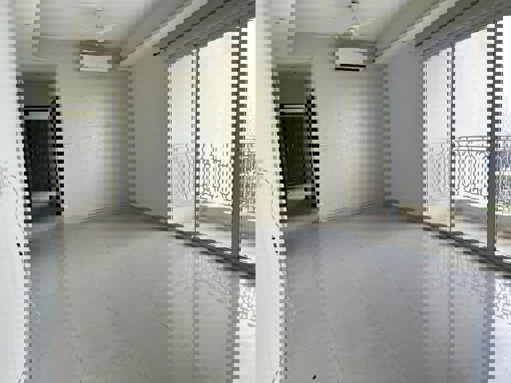 3 BHK 1730 Sq.Ft. Apartment in Mahagun Mirabella Highrise