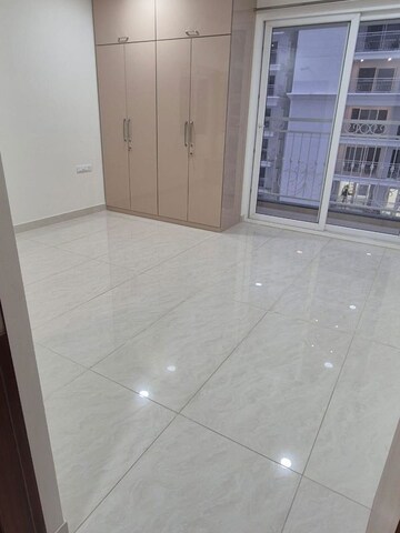 Room in 3 BHK Apartment at Prestige Beverly Hills, Kokapet – for Rent