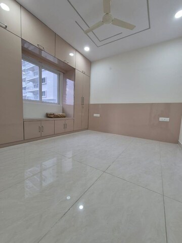 Room in 3 BHK Apartment at Prestige Beverly Hills, Kokapet – for Rent