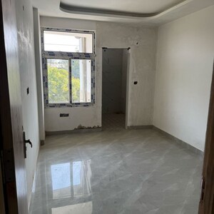 Room in 3 BHK Builder Floor at Sector 81 – for Sale