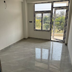 Room in 3 BHK Builder Floor at Sector 81 – for Sale