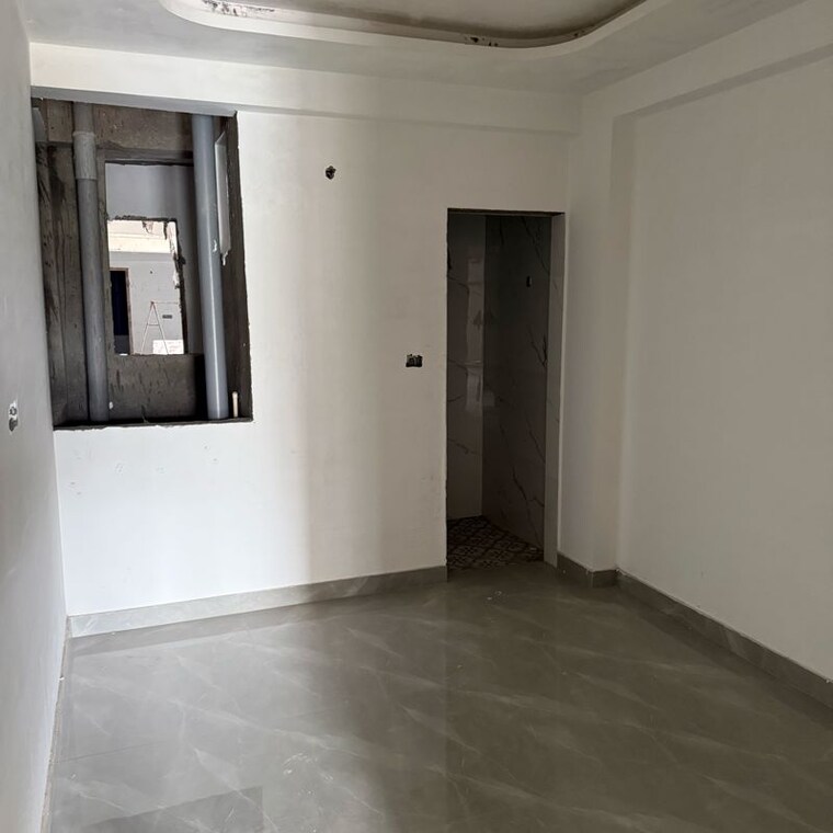 Room, sector 81 3 Bedroom 1200 Sq.Ft. Builder Floor In Sector 81 Noida 9852826
