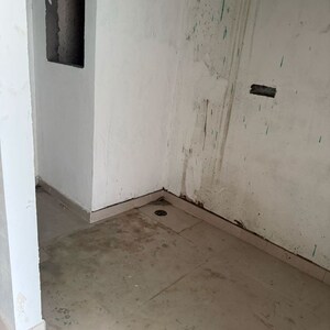 Room in 3 BHK Builder Floor at Sector 81 – for Sale