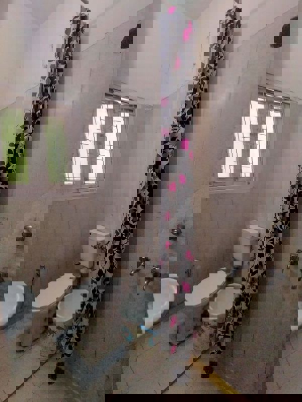 Bathroom, defence colony 1 RK 350 Sq.Ft. Apartment In Defence Colony Delhi 9852839