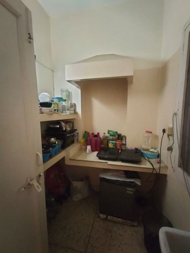 Kitchen, defence colony 1 RK 350 Sq.Ft. Apartment In Defence Colony Delhi 9852839