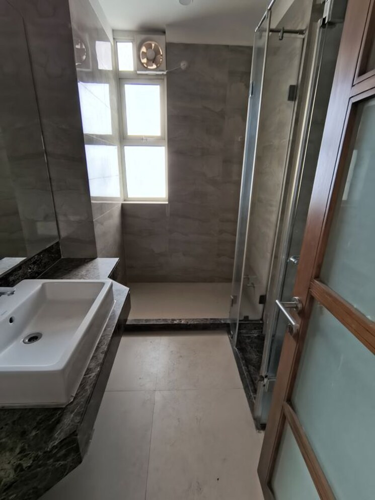 Bathroom, pioneer-park-presidia 3.5 Bedroom 2640 Sq.Ft. Apartment In Sector 62 Gurgaon 9852850