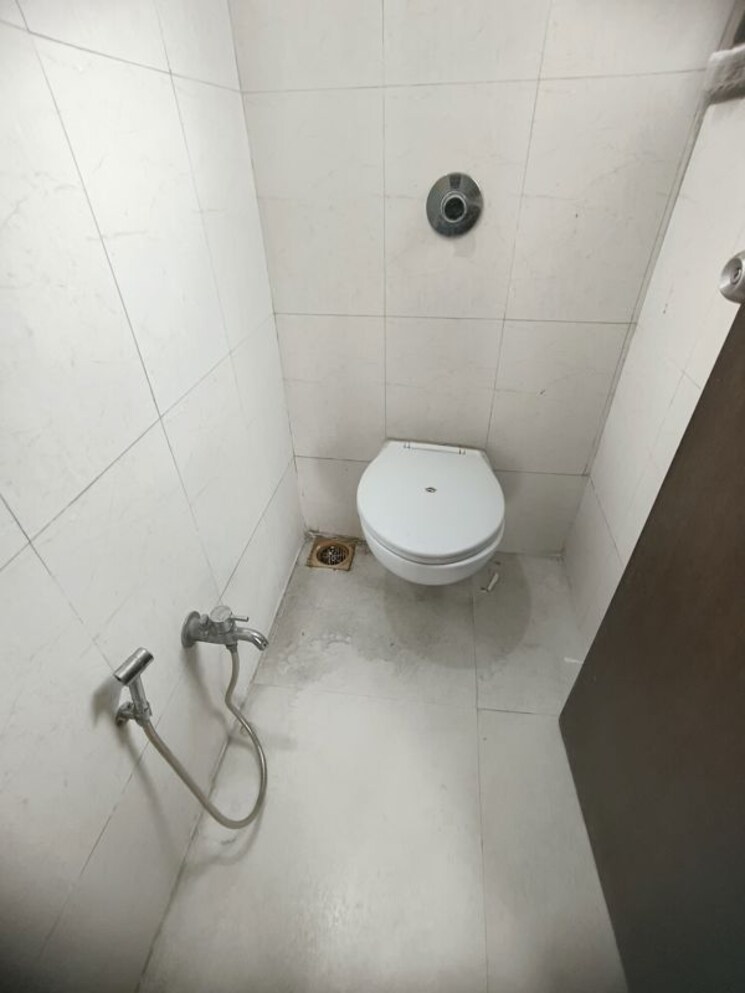 Bathroom, shiv-sai-paradise 1 Bedroom 645 Sq.Ft. Apartment In Majiwada Thane 9852855