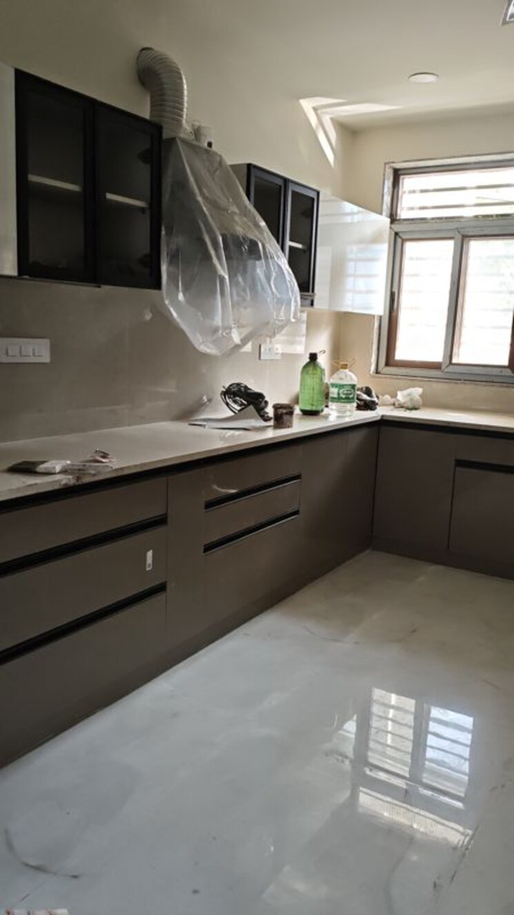 Kitchen, lakshay-homes-villas 3 Bedroom 250 Sq.Yd. Builder Floor In Sector 19 Faridabad 9852856