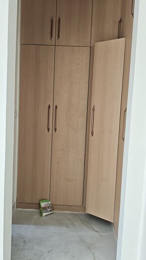 Furnished Amenities in 3 BHK Builder Floor at Lakshay Homes Villas, Sector 19 – for Rent