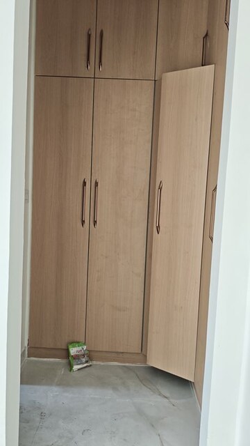 Furnished Amenities in 3 BHK Builder Floor at Lakshay Homes Villas, Sector 19 – for Rent