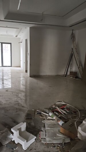 Staircase in 3 BHK Builder Floor at Sector 28 – for Rent