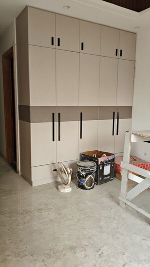 Parking in 3 BHK Builder Floor at Sector 28 – for Rent