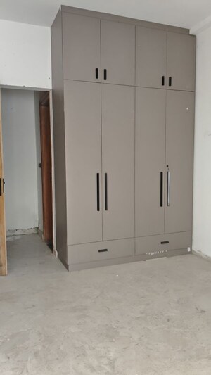 Room in 3 BHK Builder Floor at Sector 28 – for Rent