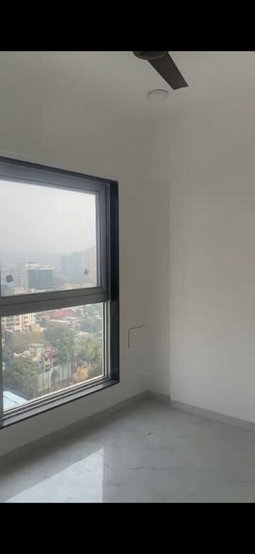 Room in 2 BHK Apartment at Goregaon West – for Rent
