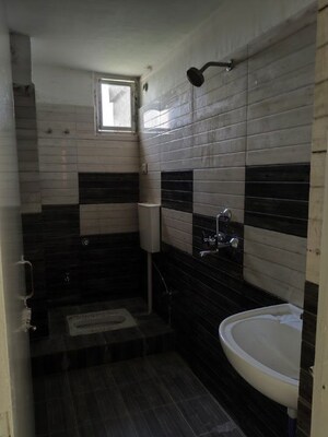 Bathroom in 3 BHK Apartment at Phulwari Sharif – for Rent