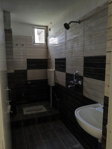 Bathroom in 3 BHK Apartment at Phulwari Sharif – for Rent