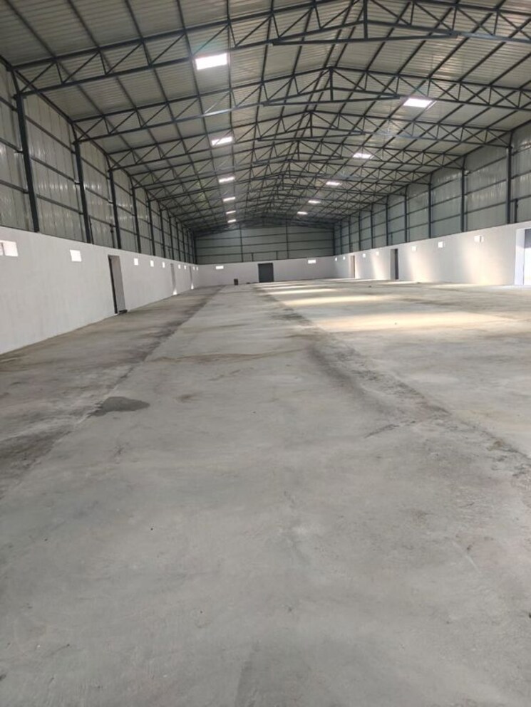  Parking, sikandra Commercial Warehouse 15000 Sq.Ft. In Sikandra Agra 9852869